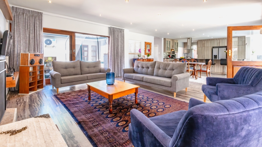 4 Bedroom Property for Sale in Heatherlands Western Cape
